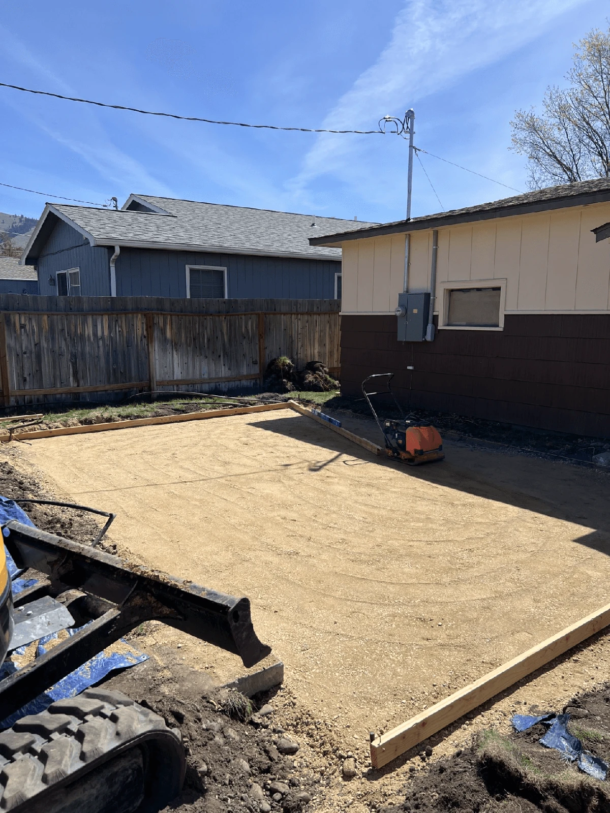 Gravel-prepared rectangular site